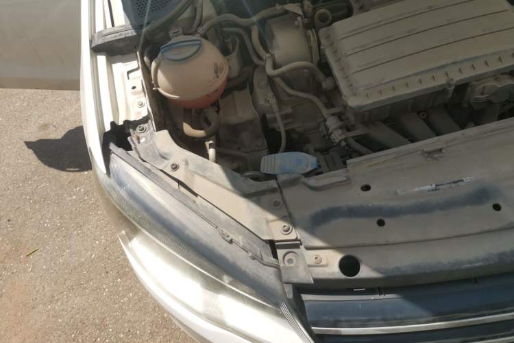 Used Volkswagen Jetta 2013 1.6L Manual Comfort Model Right Front Headlight