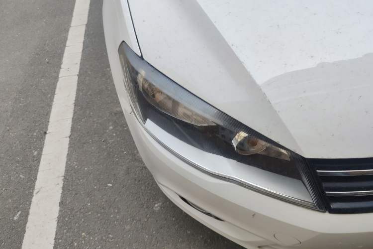 Used Volkswagen Jetta 2013 1.6L Automatic Comfort Model Right Front Headlight