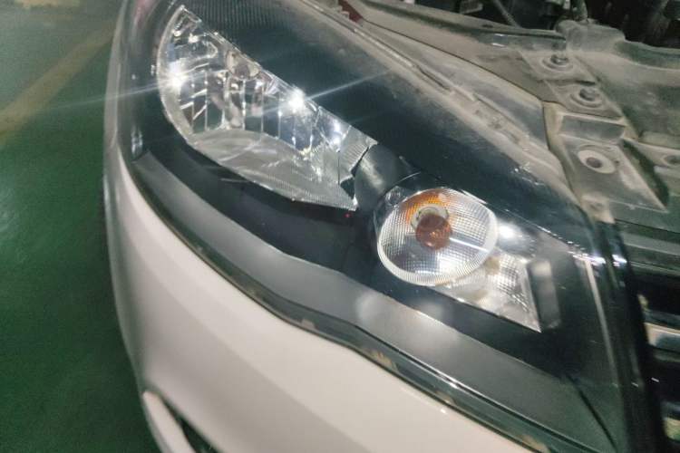 Used Volkswagen Jetta 2013 1.4L Manual Comfort Model Right Front Headlight
