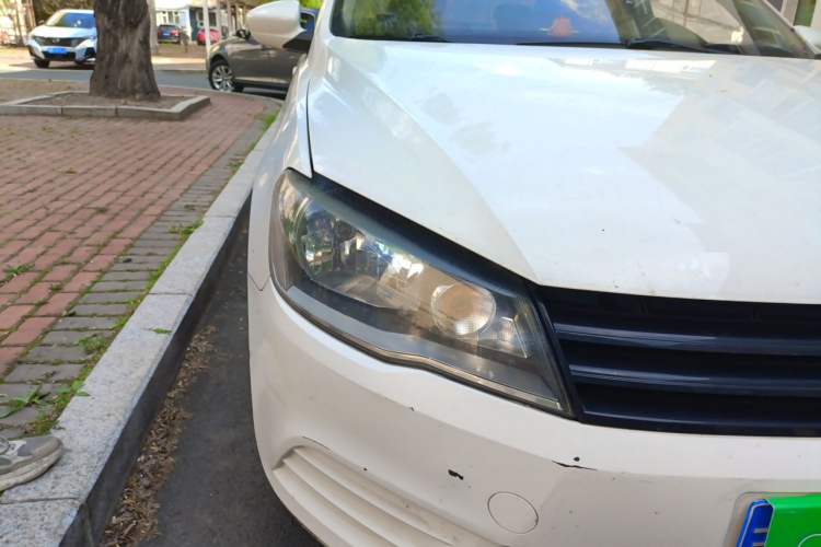 Used Volkswagen Jetta 2013 1.6L Manual Fashion Edition Right Front Headlight