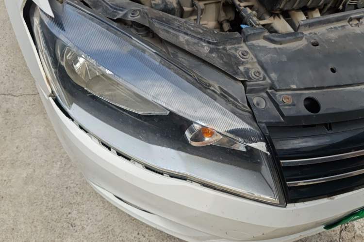 Used Volkswagen Jetta 2013 1.6L Manual Comfort Model Right Front Headlight