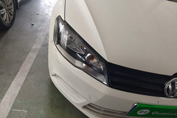 Used Volkswagen Jetta 2013 1.6L Manual Fashion Edition Right Front Headlight