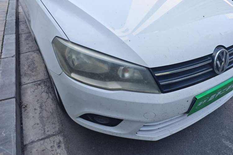 Used Volkswagen Jetta 2013 1.6L Automatic Comfort Model Right Front Headlight