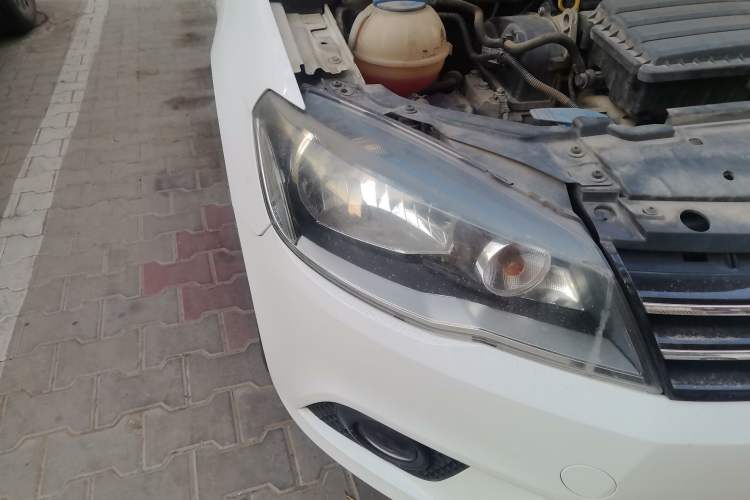 Used Volkswagen Jetta 2013 1.4L Manual Comfort Model Right Front Headlight