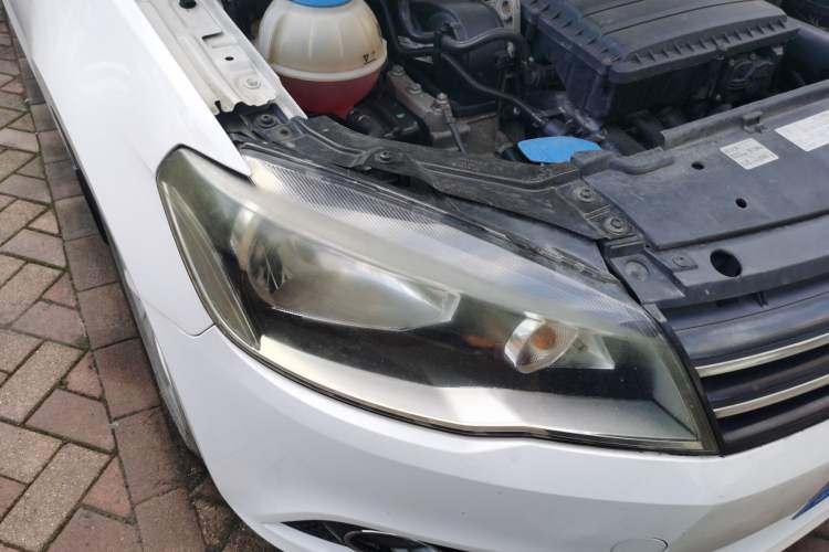 Used Volkswagen Jetta 2013 1.6L Automatic Comfort Model Right Front Headlight