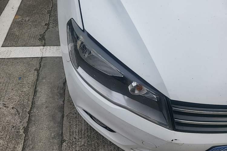 Used Volkswagen Jetta 2013 1.4L Manual Comfort Model Right Front Headlight