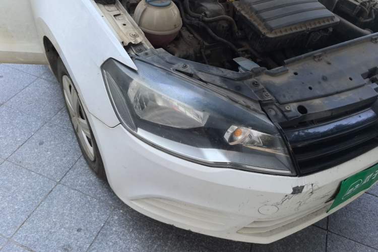 Used Volkswagen Jetta 2013 1.6L Manual Fashion Edition Right Front Headlight