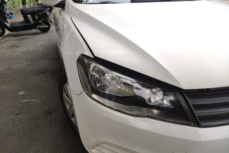 Used Volkswagen Jetta 2013 1.6L Automatic Fashion Model Right Front Headlight