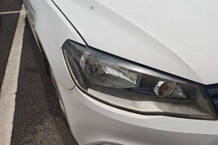 Used Volkswagen Jetta 2013 1.6L Automatic Fashion Model Right Front Headlight