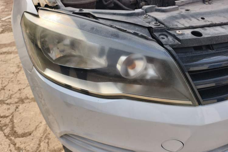 Used Volkswagen Jetta 2013 1.4L Manual Fashion Model Right Front Headlight