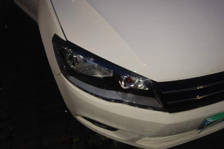 Used Volkswagen Jetta 2013 1.6L Manual Comfort Model Right Front Headlight