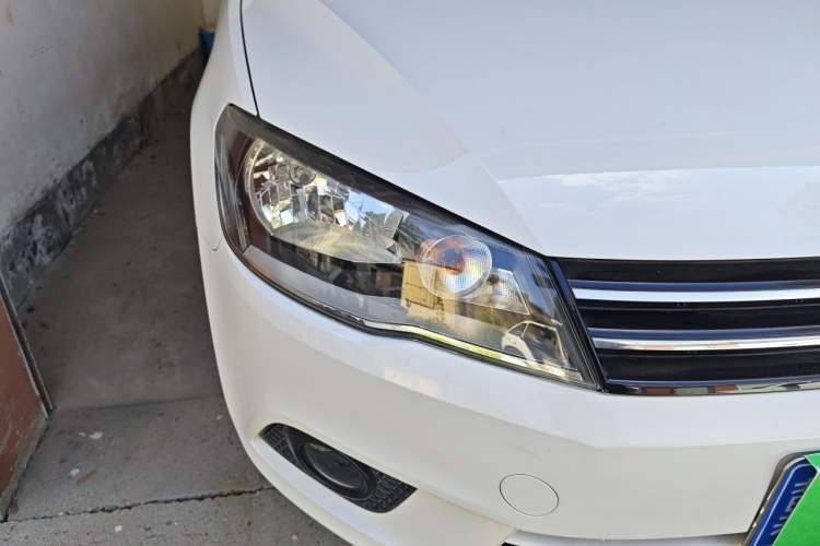 Used Volkswagen Jetta 2013 1.6L Automatic Comfort Model Right Front Headlight