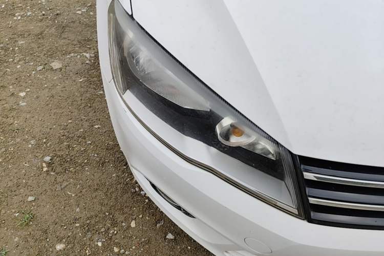 Used Volkswagen Jetta 2013 1.6L Manual Comfort Model Right Front Headlight