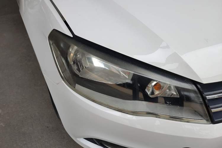 Used Volkswagen Jetta 2013 1.6L Automatic Comfort Model Right Front Headlight