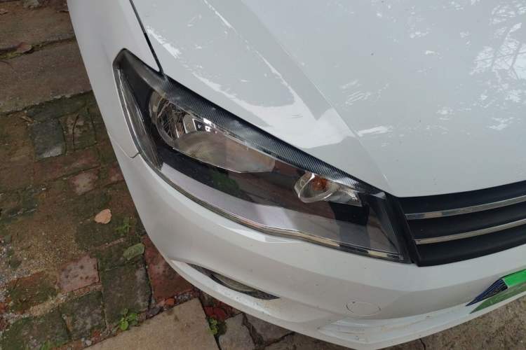 Used Volkswagen Jetta 2013 1.6L Manual Comfort Model Right Front Headlight