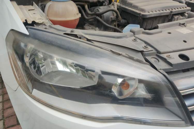 Used Volkswagen Jetta 2013 1.6L Automatic Comfort Model Right Front Headlight
