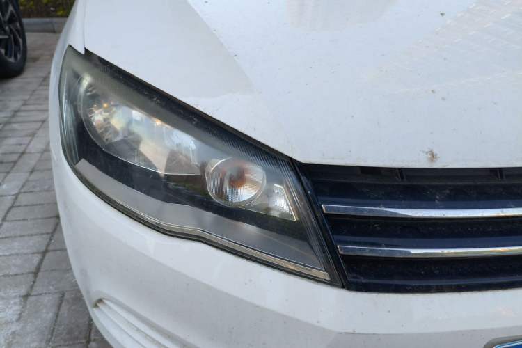 Used Volkswagen Jetta 2013 1.6L Manual Fashion Edition Right Front Headlight