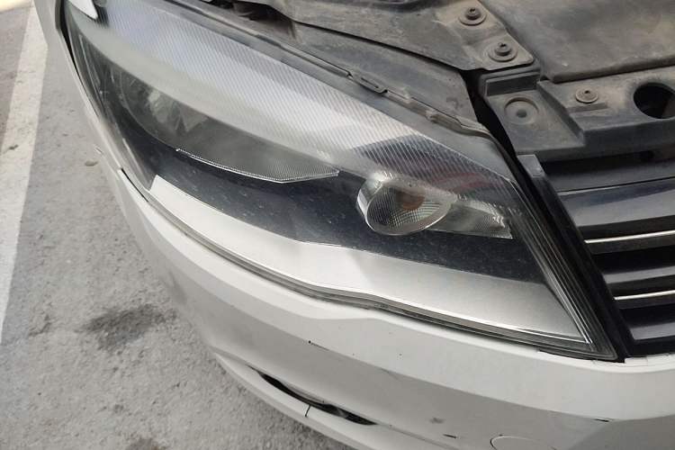 Used Volkswagen Jetta 2013 1.6L Manual Comfort Model Right Front Headlight