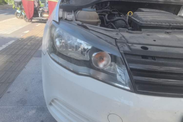 Used Volkswagen Jetta 2013 1.4L Manual Fashion Model Right Front Headlight