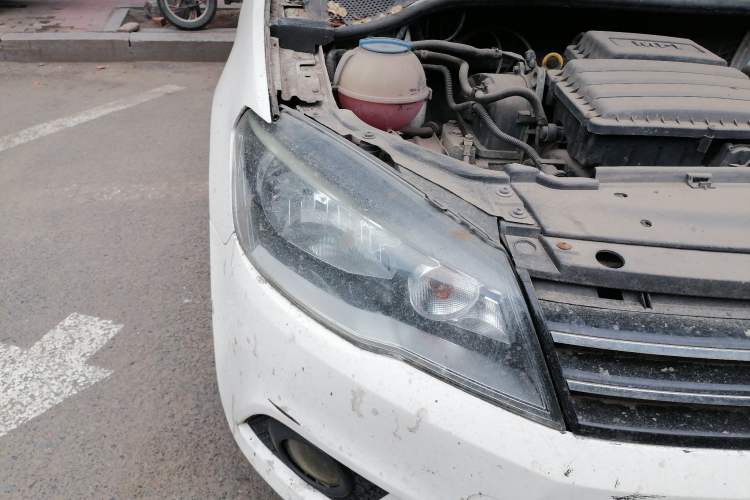 Used Volkswagen Jetta 2013 1.6L Manual Comfort Model Right Front Headlight