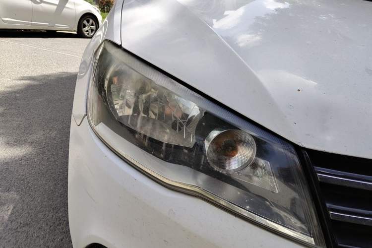 Used Volkswagen Jetta 2013 1.6L Automatic Comfort Model Right Front Headlight