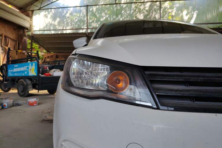 Used Volkswagen Jetta 2013 1.6L Manual Fashion Edition Right Front Headlight