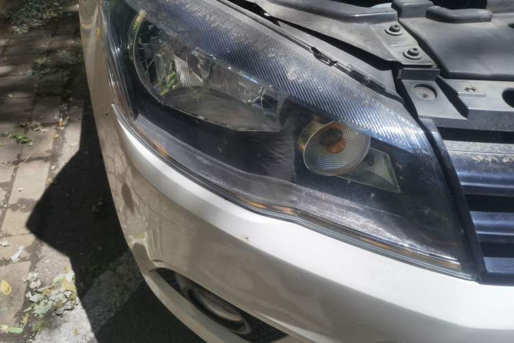 Used Volkswagen Jetta 2013 1.6L Automatic Comfort Model Right Front Headlight