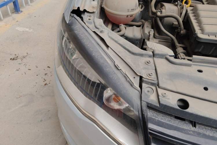 Used Volkswagen Jetta 2013 1.4L Manual Fashion Model Right Front Headlight