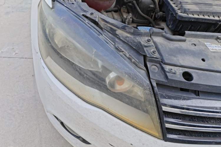 Used Volkswagen Jetta 2013 1.6L Manual Comfort Model Right Front Headlight
