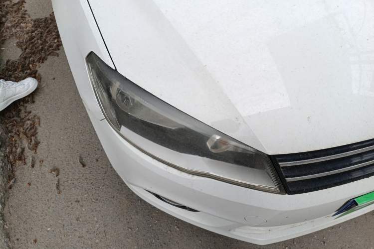 Used Volkswagen Jetta 2013 1.6L Automatic Comfort Model Right Front Headlight