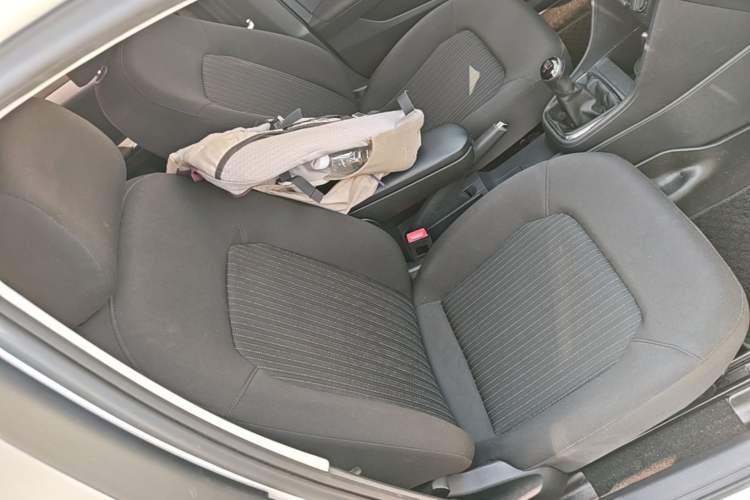 Used Volkswagen Jetta 2013 1.6L Manual Comfort Model Right Front Seat
