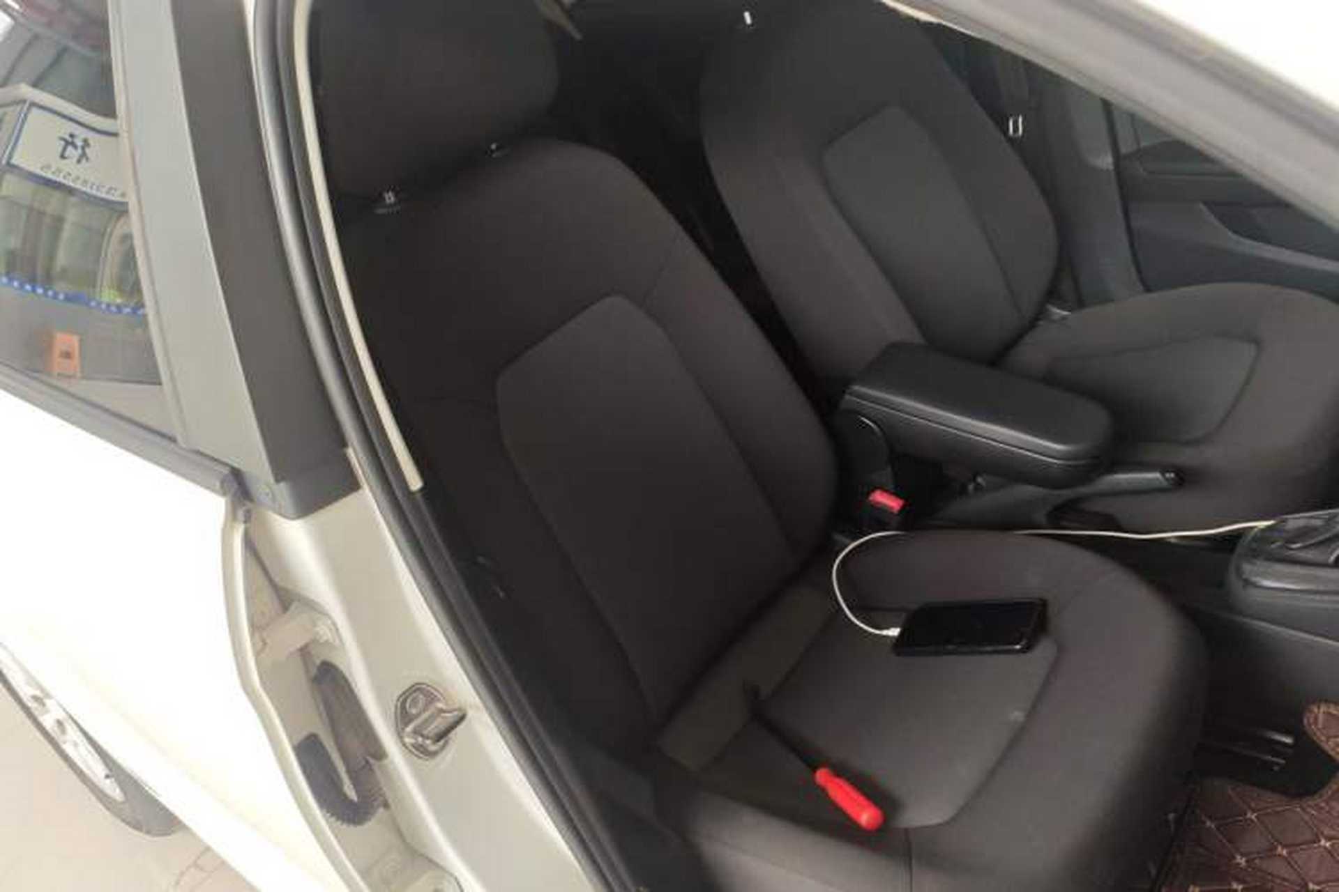 Used Volkswagen Jetta 2013 1.6L Automatic Fashion Model Right Front Seat