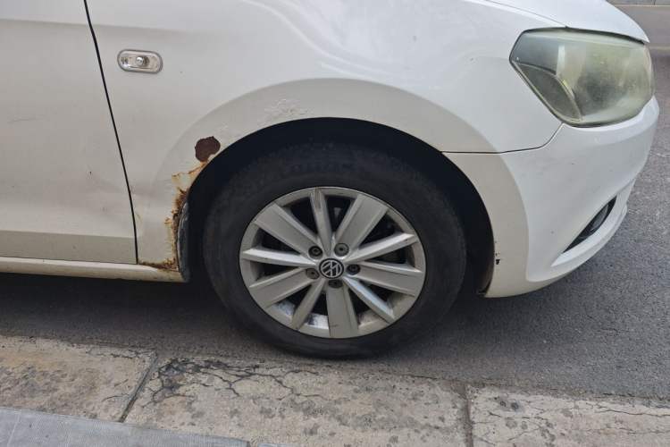 Used Volkswagen Jetta 2013 1.6L Automatic Comfort Model Right Front Wheel Hub
