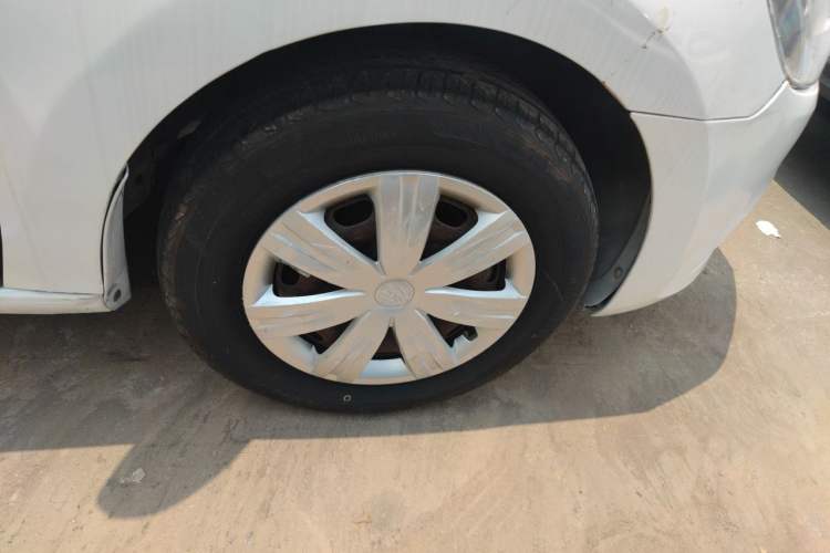 Used Volkswagen Jetta 2013 1.6L Manual Fashion Edition Right Front Wheel Hub