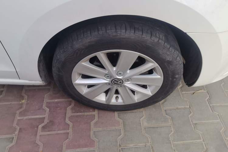 Used Volkswagen Jetta 2013 1.4L Manual Comfort Model Right Front Wheel Hub