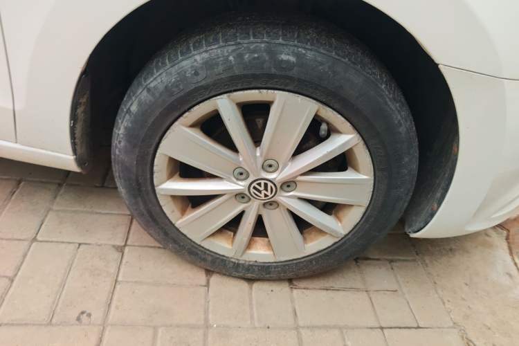 Used Volkswagen Jetta 2013 1.4L Manual Comfort Model Right Front Wheel Hub