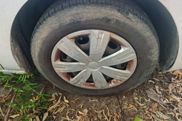 Used Volkswagen Jetta 2013 1.6L Manual Fashion Edition Right Front Wheel Hub