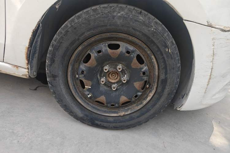Used Volkswagen Jetta 2013 1.4L Manual Fashion Model Right Front Wheel Hub