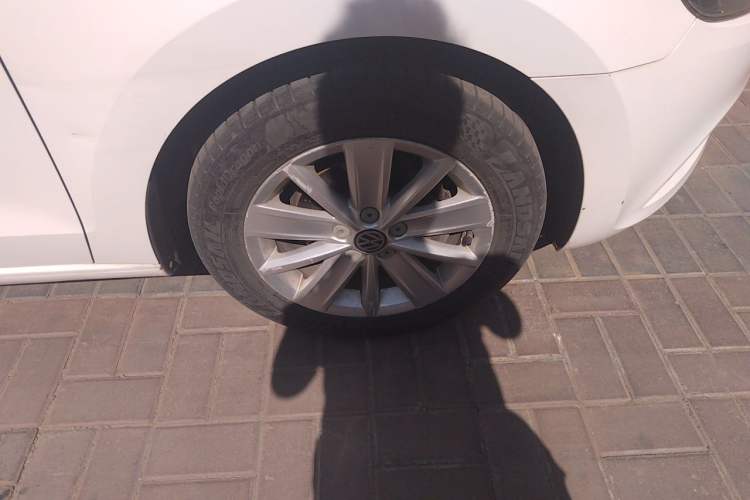 Used Volkswagen Jetta 2013 1.6L Manual Comfort Model Right Front Wheel Hub