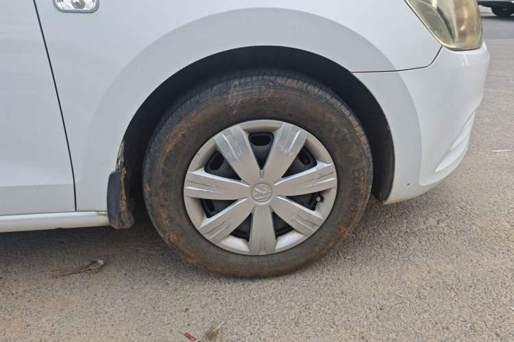 Used Volkswagen Jetta 2013 1.4L Manual Fashion Model Right Front Wheel Hub