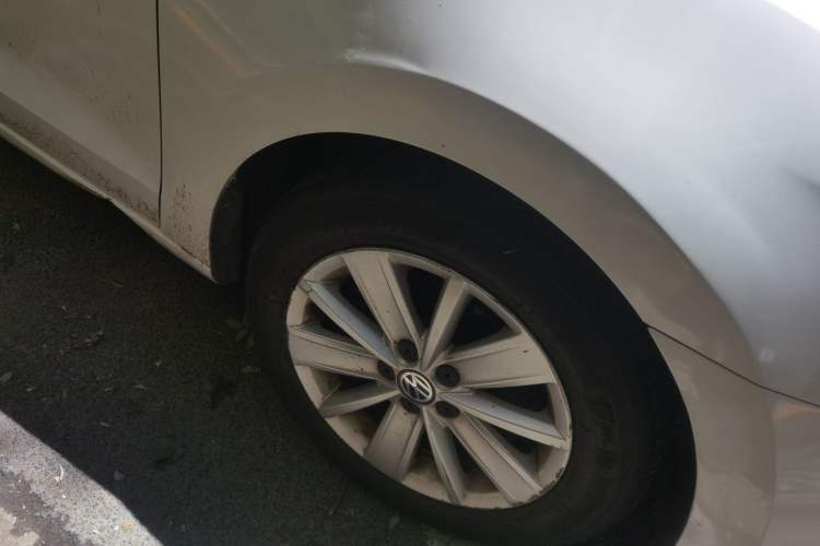 Used Volkswagen Jetta 2013 1.6L Automatic Comfort Model Right Front Wheel Hub