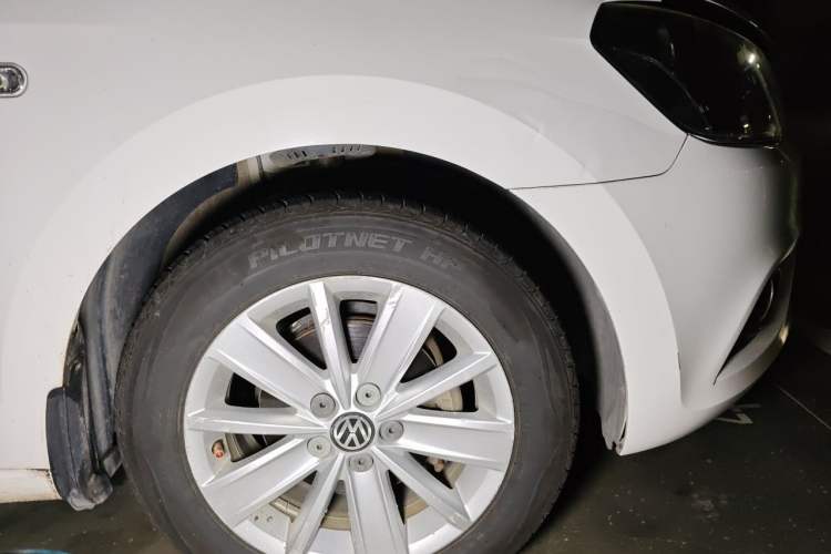 Used Volkswagen Jetta 2013 1.4L Manual Comfort Model Right Front Wheel Hub