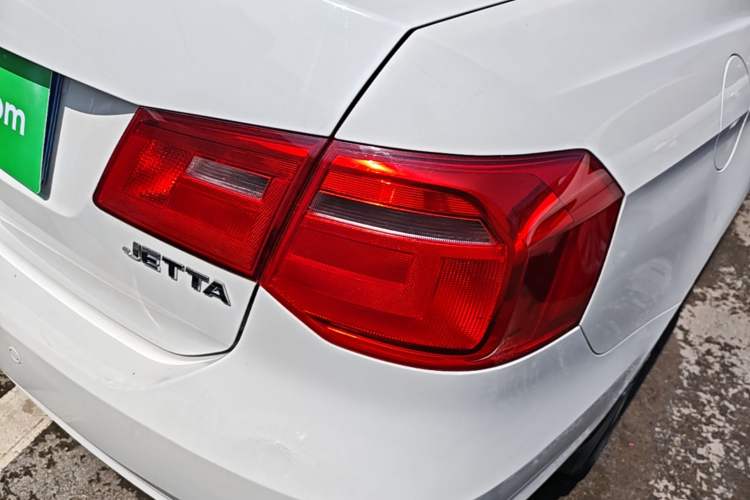Used Volkswagen Jetta 2013 1.6L Manual Comfort Model Right Rear Taillight