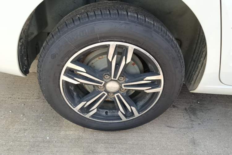 Used Volkswagen Jetta 2013 1.6L Manual Fashion Edition Right Rear Wheel Hub