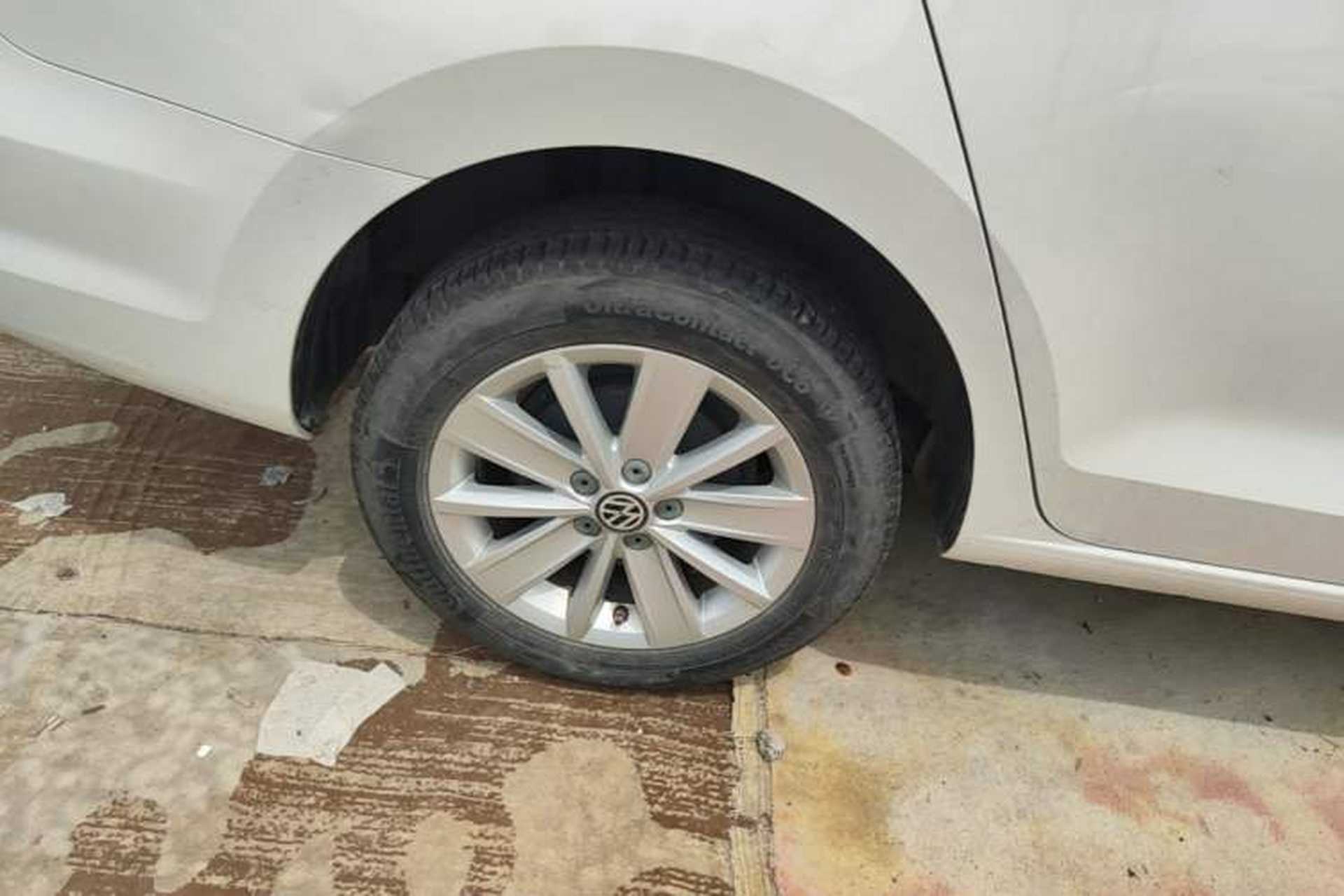 Used Volkswagen Jetta 2013 1.6L Manual Comfort Model Right Rear Wheel Hub