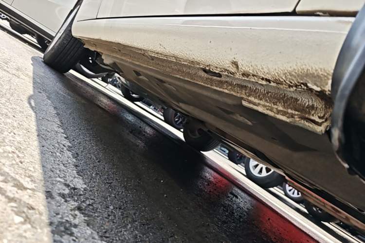 Used Volkswagen Jetta 2013 1.6L Manual Comfort Model Right Side Sill