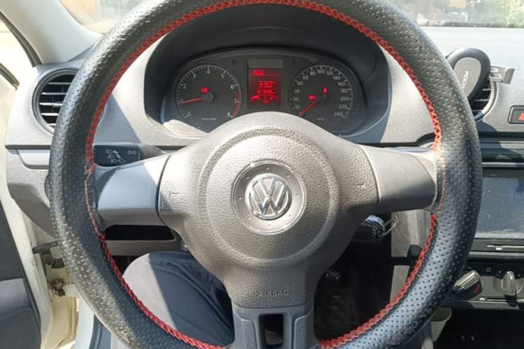 Used Volkswagen Jetta 2013 1.6L Manual Fashion Edition Steering Wheel