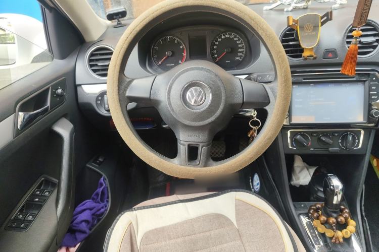 Used Volkswagen Jetta 2013 1.6L Automatic Comfort Model Steering Wheel