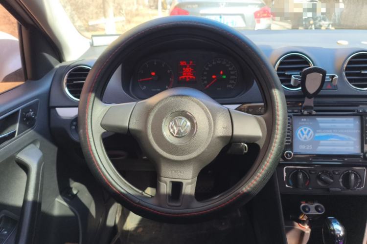 Used Volkswagen Jetta 2013 1.6L Automatic Comfort Model Steering Wheel