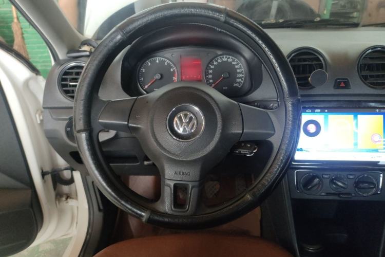 Used Volkswagen Jetta 2013 1.6L Manual Fashion Edition Steering Wheel